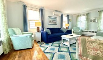 5 Byrnes St, Newport, RI 02840