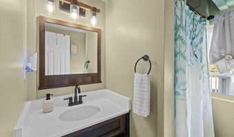 205 Barefoot Ln, Atlantic Beach, NC 28512