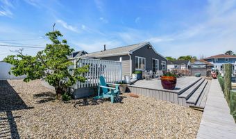 209 Fernwood Dr, Bayville, NJ 08721