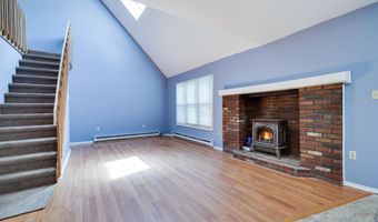 3055 Briarwood Dr, Tobyhanna, PA 18466
