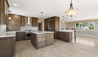 4322 Beverly Dr, La Mesa, CA 91941