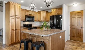 149 Country Club Ct, Anamosa, IA 52205