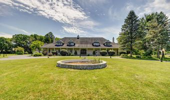 9 University Pl, Amsterdam, NY 12010
