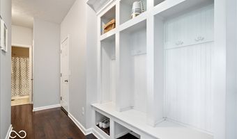 220 Dovetree Dr, Avon, IN 46122