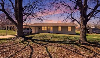 427 N Harrison Ave, Aurora, MO 65605