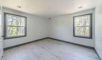 187 Grand Central Pkwy, Bayville, NJ 08721