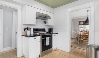 67 Harrison Ave, Newport, RI 02840