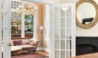 3 Memorial Blvd, Newport, RI 02840