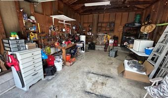 449 OAK St, Big Sandy, TN 38221