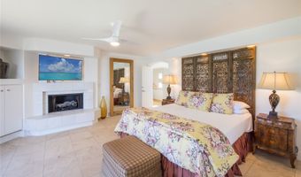756 Mokulua Dr, Kailua, HI 96734