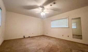 912 S Runnels, De Kalb, TX 75559