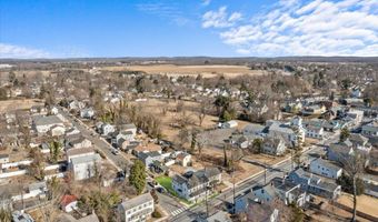 35 Church St, Allentown, NJ 08501