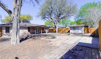 1108 N Woodlawn Dr, Alice, TX 78332