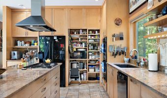78 Youngs Mountain Rd, Bar Harbor, ME 04609
