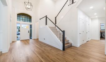 20870 YOSEMITE St NE, Aurora, OR 97002