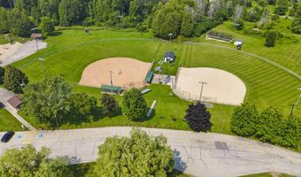 325 W GREENFIELD Ave, Algoma, WI 54201