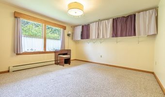 48 Elm St, Berkley, MA 02779
