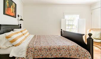 130 14th St, Apalachicola, FL 32320