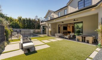 4050 Contera Rd, Encino, CA 91436