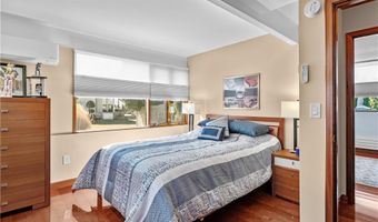 10 Ocean View Dr, Middletown, RI 02842