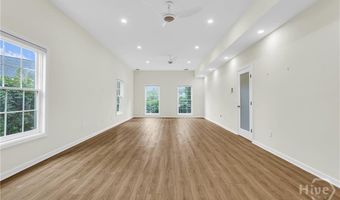 12 Amberwood Cir, Savannah, GA 31405