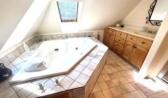 5912 5 Mile Pt Rd, Allouez, MI 49805