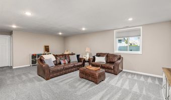 2706 NW 23rd St, Ankeny, IA 50023