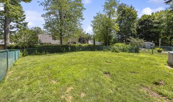 140 Garfield Rd, Bristol, CT 06010