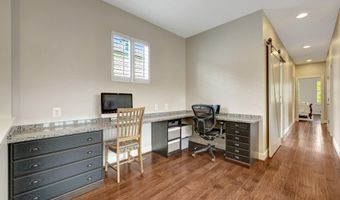 20405 SAVIN HILL Dr, Ashburn, VA 20147