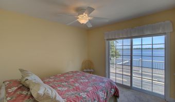 16 Macomber Pt, Alburgh, VT 05440