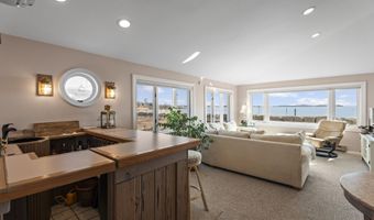 37 Seaview Ave, Branford, CT 06405