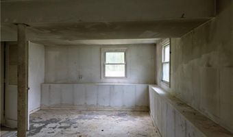 64 Perkins Ave, Cranston, RI 02910