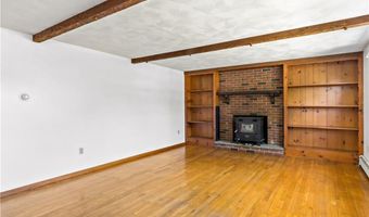 36 Roosevelt Dr, Bristol, RI 02809