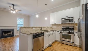 1949 Sterling Oaks Cir NE 13, Atlanta, GA 30319