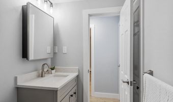 20 Colonial Dr 10, Andover, MA 01810