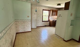 309 1st St E, Altoona, IA 50009