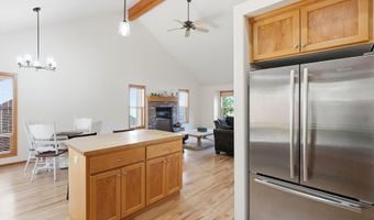 19905 Antler Point Dr, Bend, OR 97702