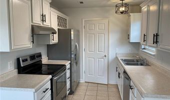 911 SW Cheyenne Dr, Bentonville, AR 72712