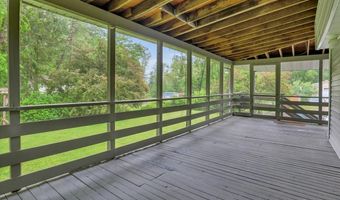 28 Arlington Rd, Coventry, CT 06238
