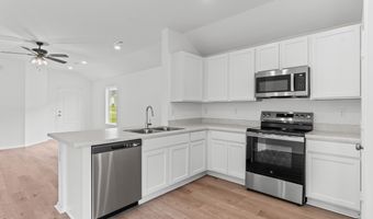 8049 Chesapeake Trl, Bauxite, AR 72011