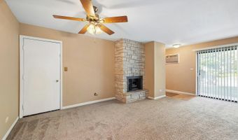 835 S Dwyer Ave A, Arlington Heights, IL 60005
