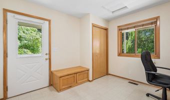 22016 AIRPORT Rd NE, Aurora, OR 97002