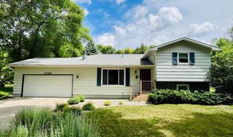 1606 N Jackson St, Aberdeen, SD 57401
