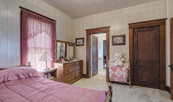 905 East Ave, Baxter Springs, KS 66713