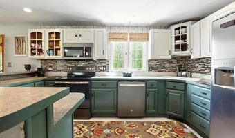 55 Robinson Ln, Barrington, NH 03825