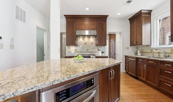 5109 WORTHINGTON Dr, Bethesda, MD 20816