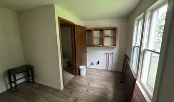427 E 15th St, Baxter Springs, KS 66713