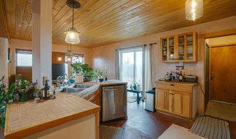 2 Mesa Sea Rd, Arroyo Hondo, NM 87513