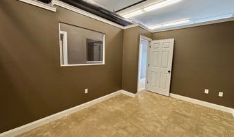 67 W Main St, Clinton, CT 06413