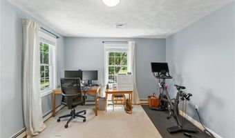 3 Sandy Ln, Bristol, RI 02809